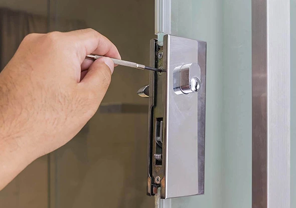 Affordable lockout assistance from mobile locksmiths, providing fast key replacement and emergency security solutions.